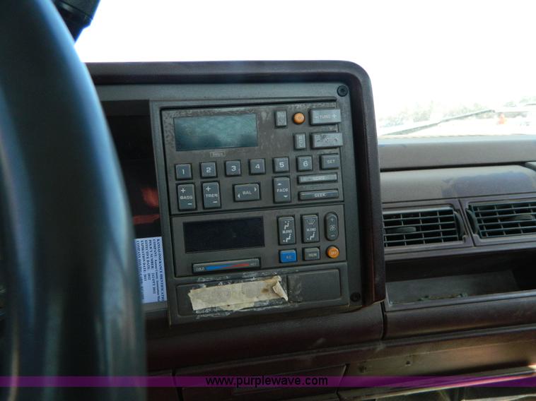 image for item D8877 1992 Chevrolet Cheyenne C2500 pickup truck