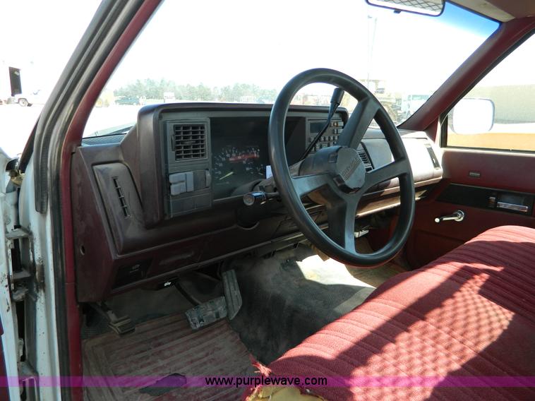 image for item D8877 1992 Chevrolet Cheyenne C2500 pickup truck