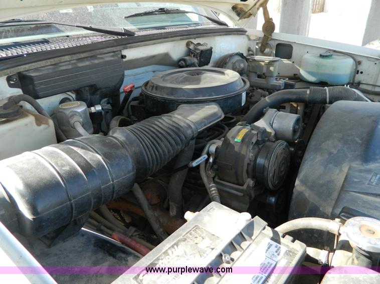 image for item D8877 1992 Chevrolet Cheyenne C2500 pickup truck