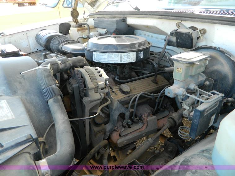 image for item D8877 1992 Chevrolet Cheyenne C2500 pickup truck