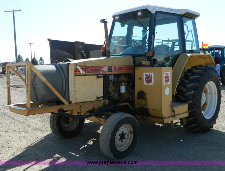 image for item D8879 Ford New Holland Tiger Special tractor