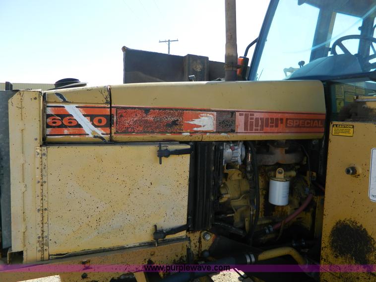 image for item D8879 Ford New Holland Tiger Special tractor