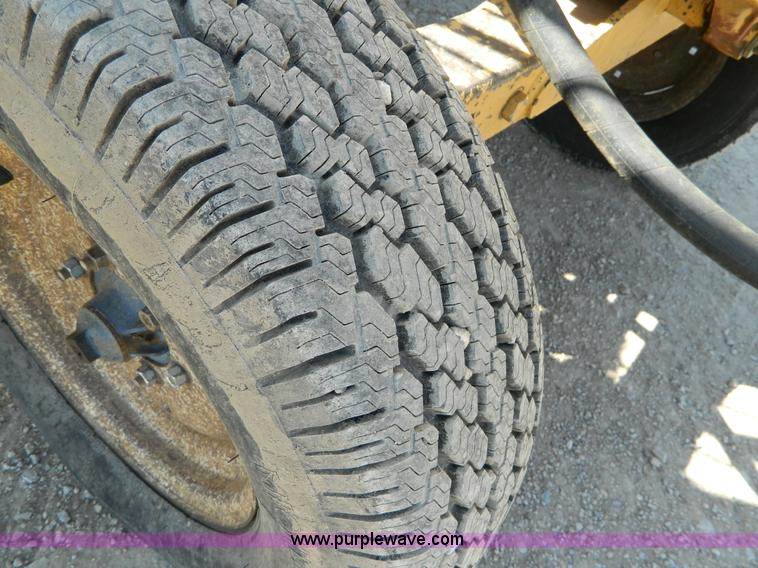 image for item D8879 Ford New Holland Tiger Special tractor