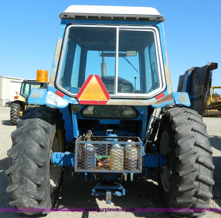 image for item D8880 1979 Ford 6600 tractor