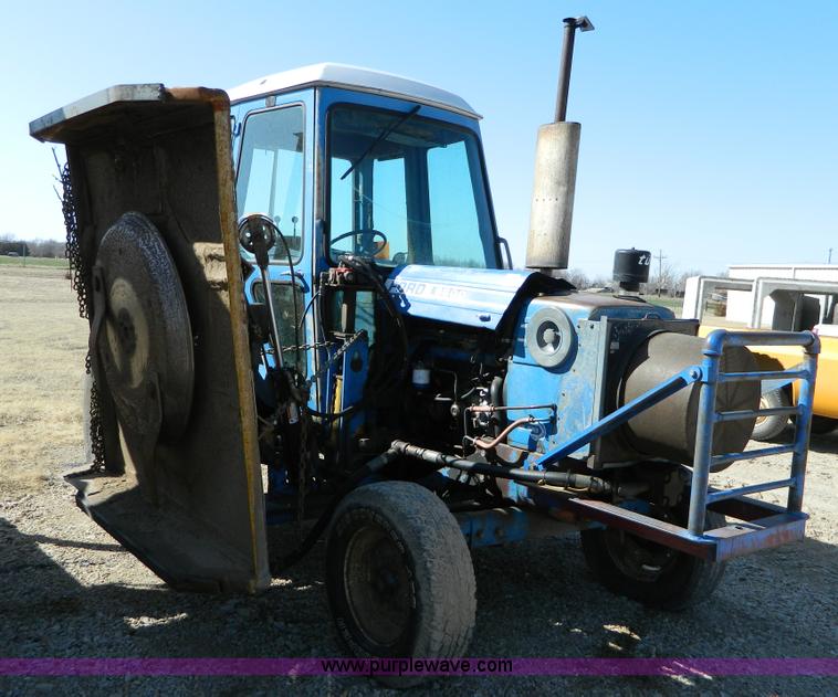 image for item D8880 1979 Ford 6600 tractor