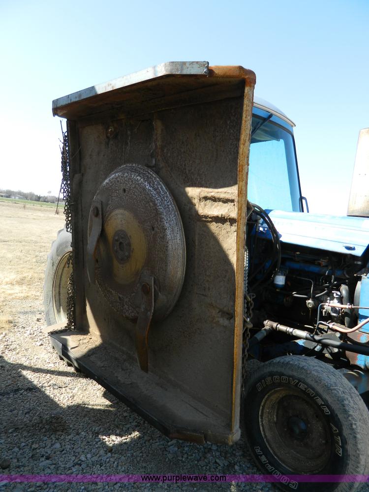 image for item D8880 1979 Ford 6600 tractor