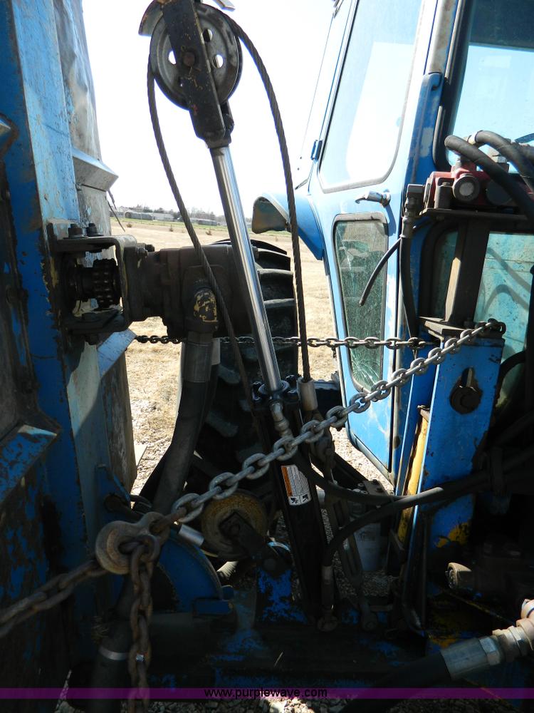 image for item D8880 1979 Ford 6600 tractor