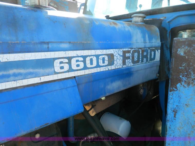 image for item D8880 1979 Ford 6600 tractor
