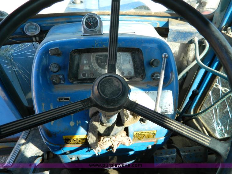image for item D8880 1979 Ford 6600 tractor