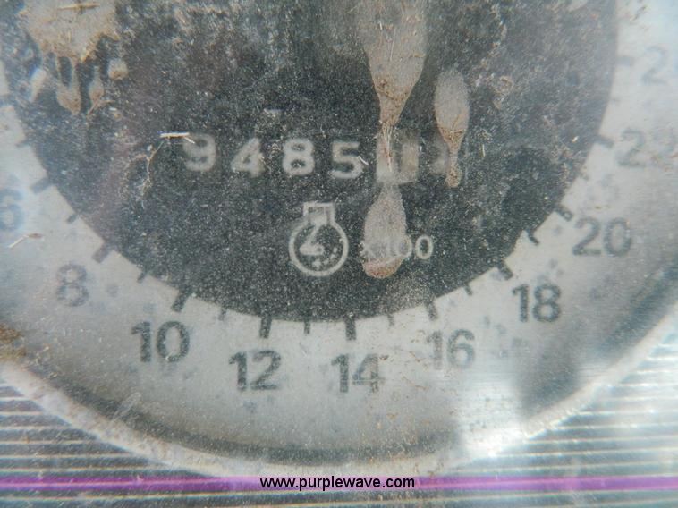 image for item D8880 1979 Ford 6600 tractor