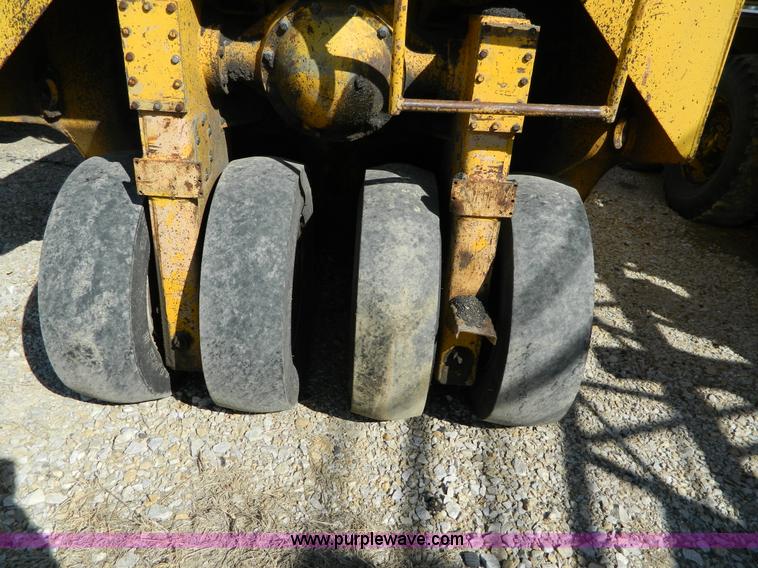 image for item D8881 Galion roller packer