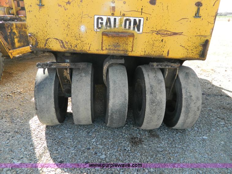 image for item D8881 Galion roller packer