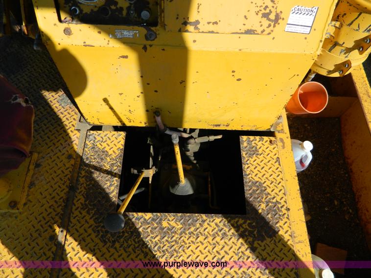 image for item D8881 Galion roller packer