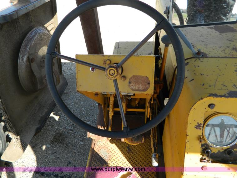 image for item D8881 Galion roller packer