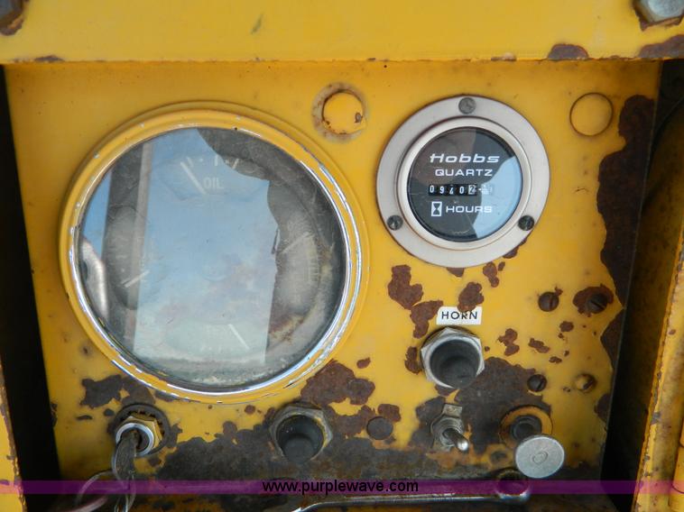 image for item D8881 Galion roller packer