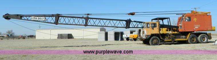 image for item D8882 Link-Belt 60' crane