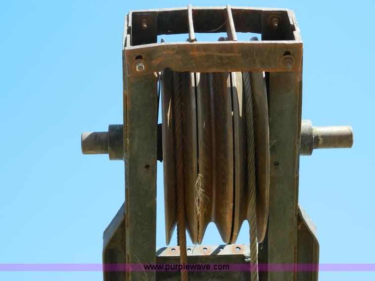 image for item D8882 Link-Belt 60' crane