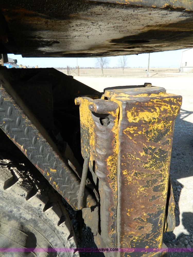 image for item D8882 Link-Belt 60' crane