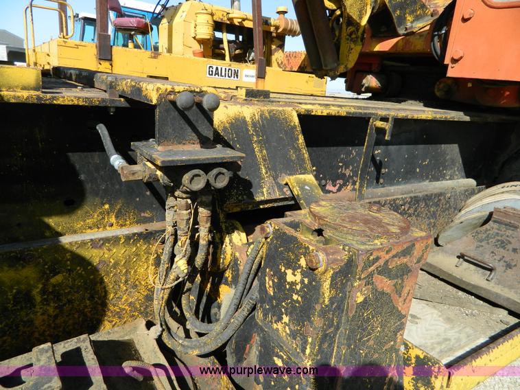 image for item D8882 Link-Belt 60' crane