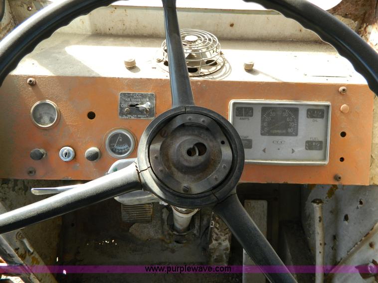 image for item D8882 Link-Belt 60' crane