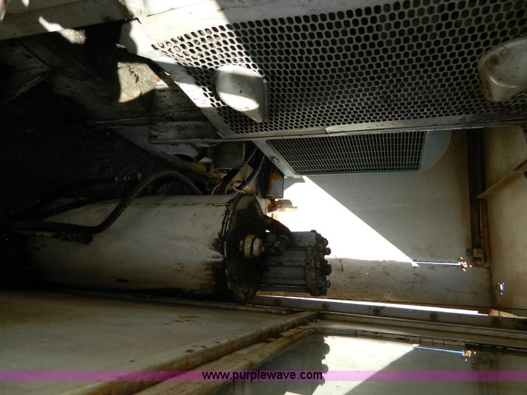 image for item D8882 Link-Belt 60' crane