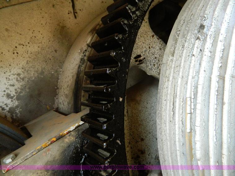 image for item D8882 Link-Belt 60' crane