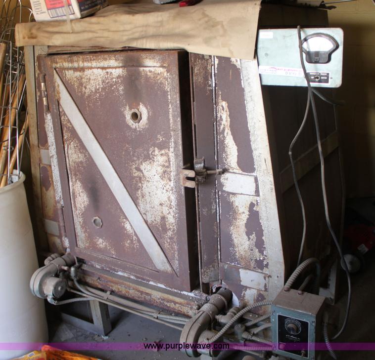 AD Alpine natural gas kiln in Hutchinson, KS Item D9153 sold Purple Wave