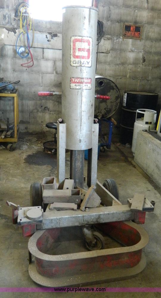 image for item E9494 Gray 5 1/2 ton bumper jack