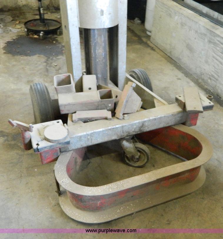 image for item E9494 Gray 5 1/2 ton bumper jack