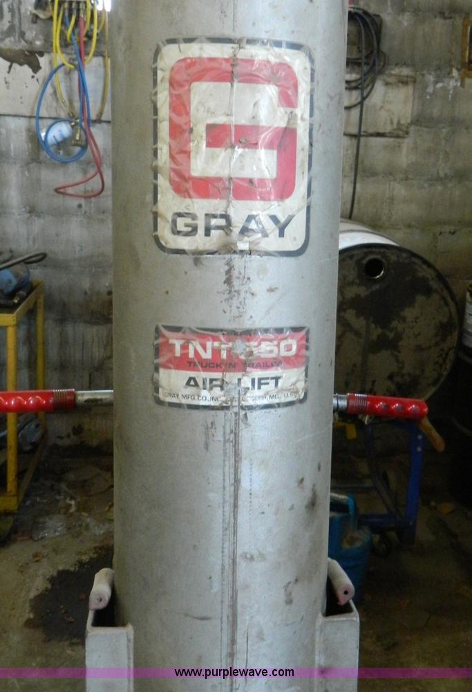 image for item E9494 Gray 5 1/2 ton bumper jack