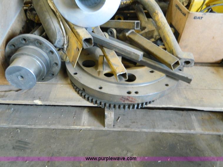 image for item E9495 Pallet of various Caterpillar parts