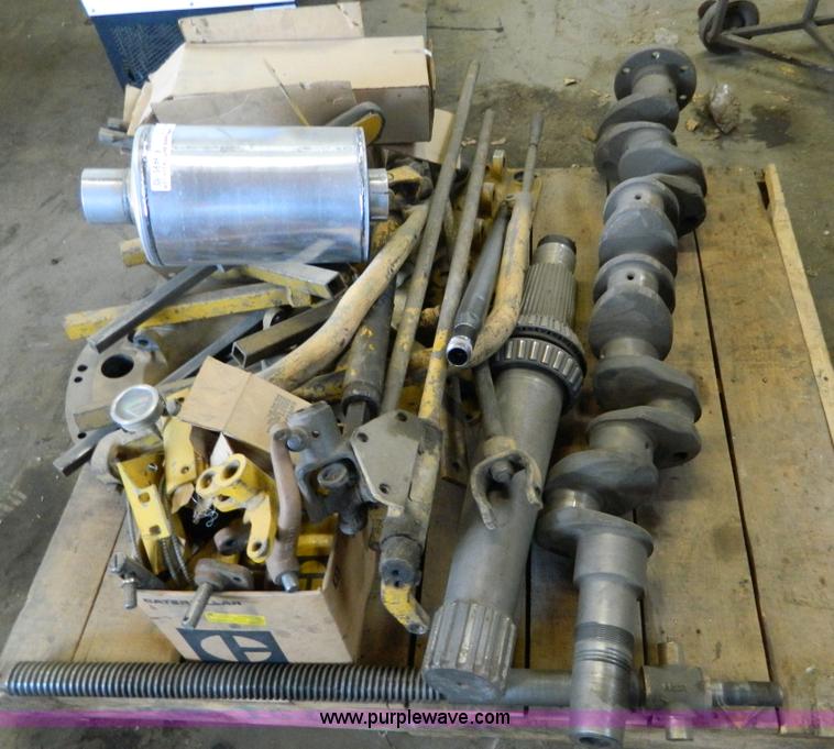 image for item E9495 Pallet of various Caterpillar parts