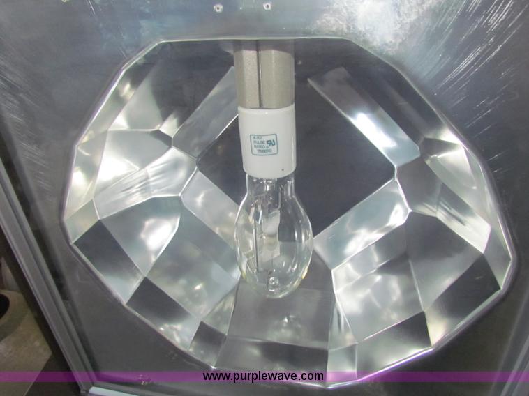 image for item I9678 (36) Hubble 175 watt metal halide lights