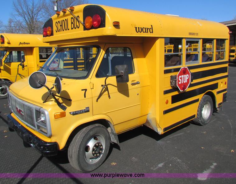 image for item I9679 1992 GMC G3500 Vandura school bus