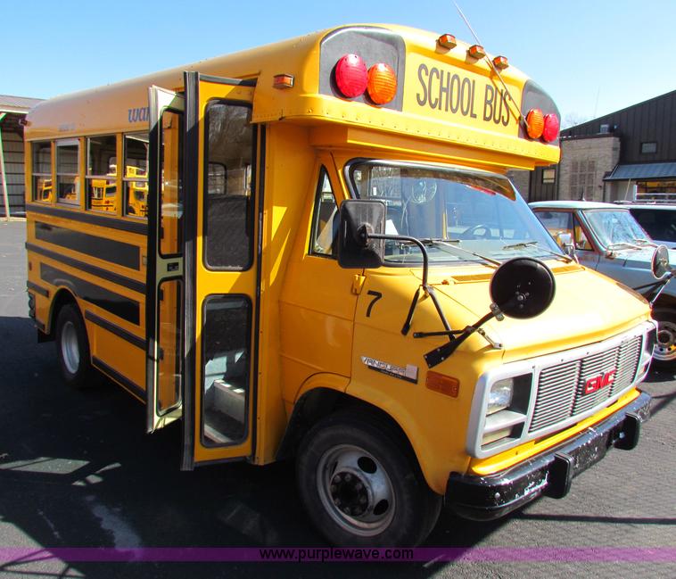 image for item I9679 1992 GMC G3500 Vandura school bus
