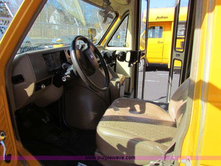 image for item I9679 1992 GMC G3500 Vandura school bus