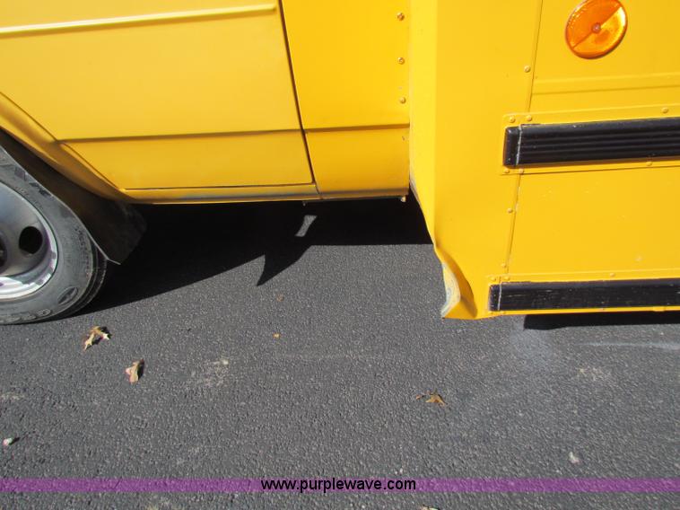 image for item I9679 1992 GMC G3500 Vandura school bus