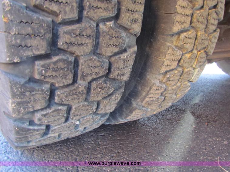 image for item I9679 1992 GMC G3500 Vandura school bus