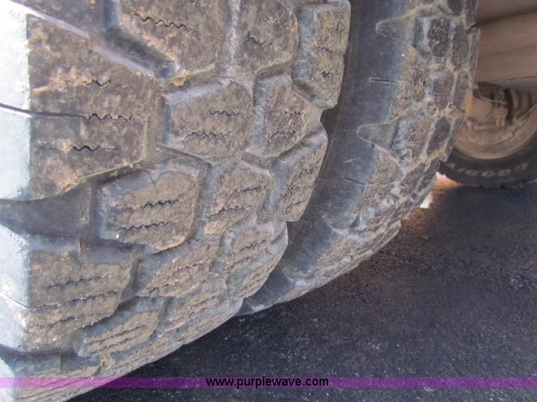 image for item I9679 1992 GMC G3500 Vandura school bus