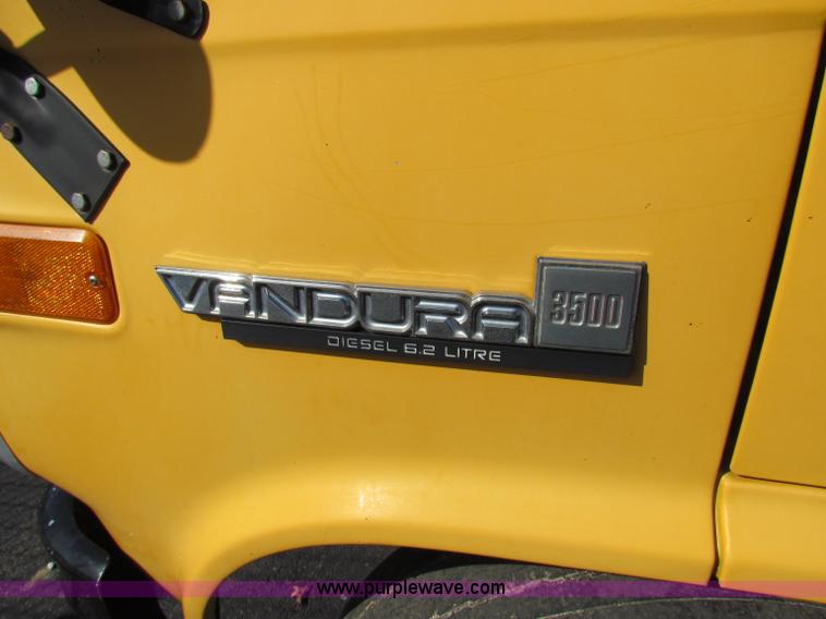 image for item I9679 1992 GMC G3500 Vandura school bus