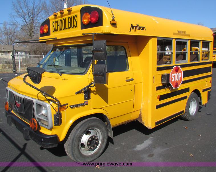 image for item I9680 1995 GMC G3500 Vandura school bus