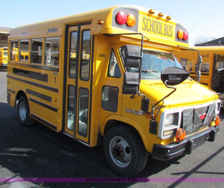 image for item I9680 1995 GMC G3500 Vandura school bus