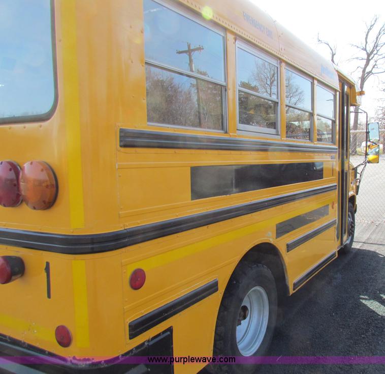 image for item I9680 1995 GMC G3500 Vandura school bus