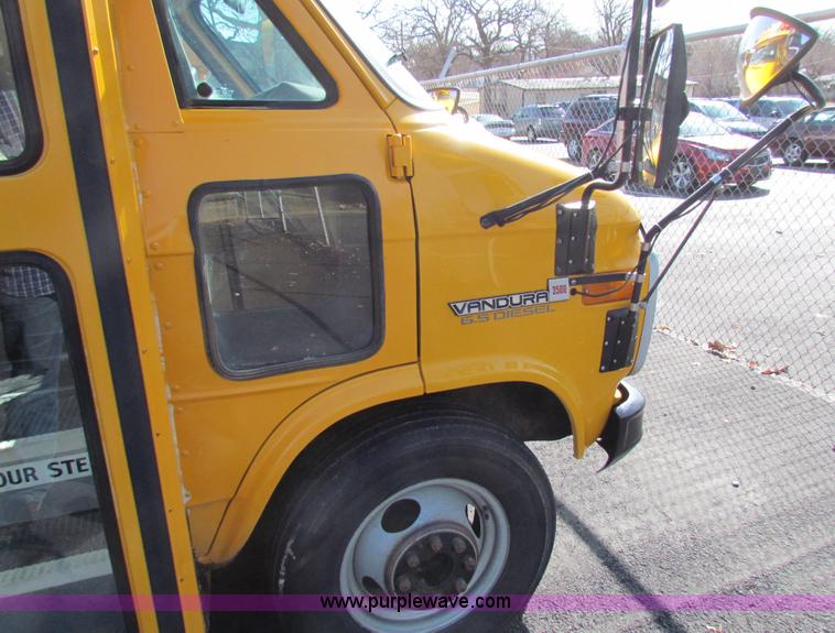 image for item I9680 1995 GMC G3500 Vandura school bus