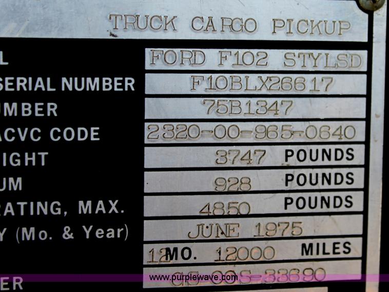 image for item L9553 1975 Ford F100 short bed pickup truck