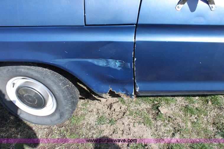 image for item L9553 1975 Ford F100 short bed pickup truck