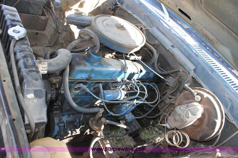 image for item L9553 1975 Ford F100 short bed pickup truck