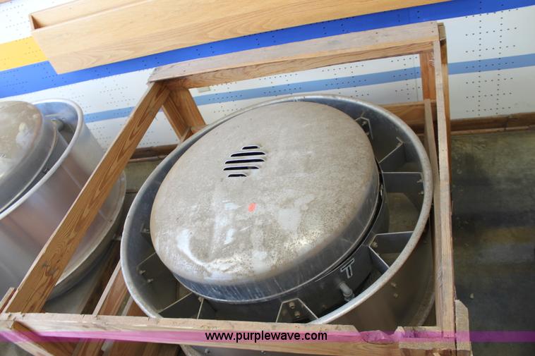 image for item L9558 Assorted exhaust fan parts