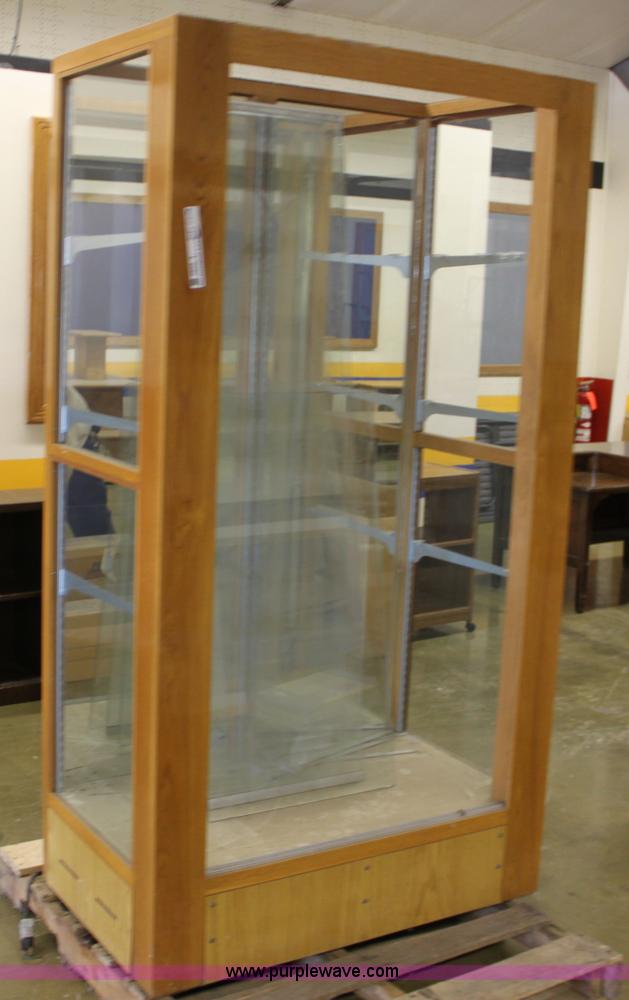 image for item L9580 Glass display case