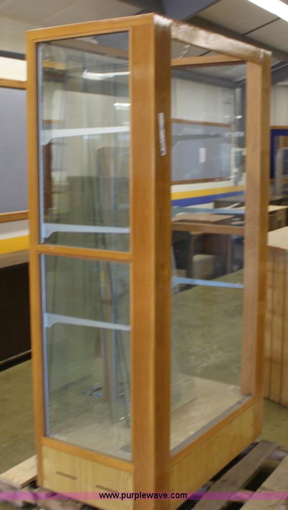 image for item L9580 Glass display case